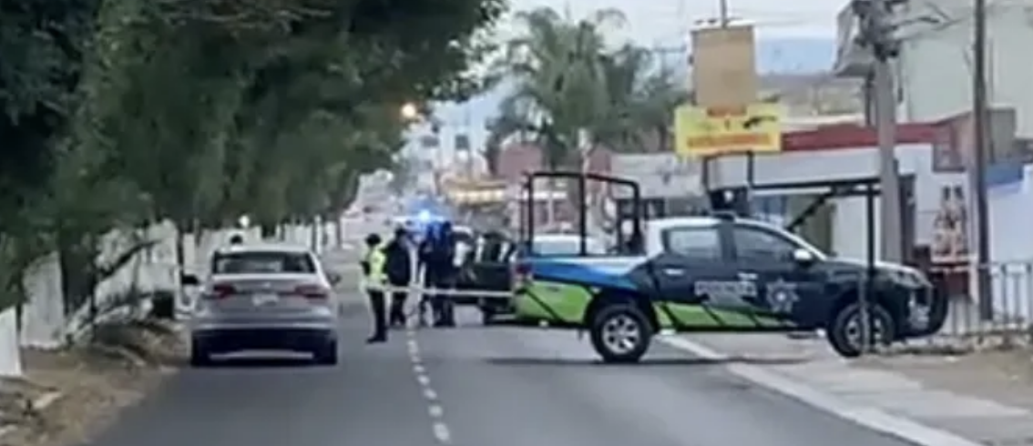 Matan a 4 y hieren a 1 en ataque contra auto, en Puebla