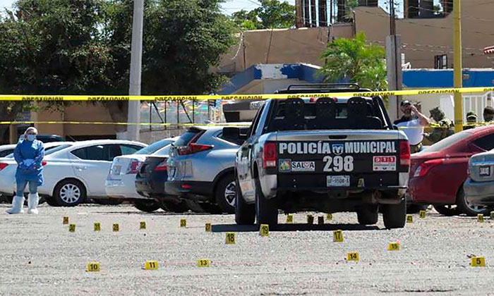 Asesinan a mando policiaco y a su escolta en Ciudad Obregón