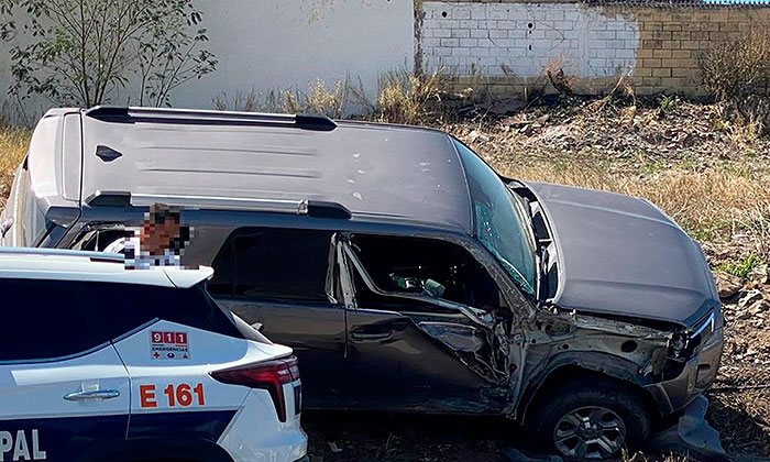 Abandonan vehículo con armas tras choque en el bulevar Ignacio Soto