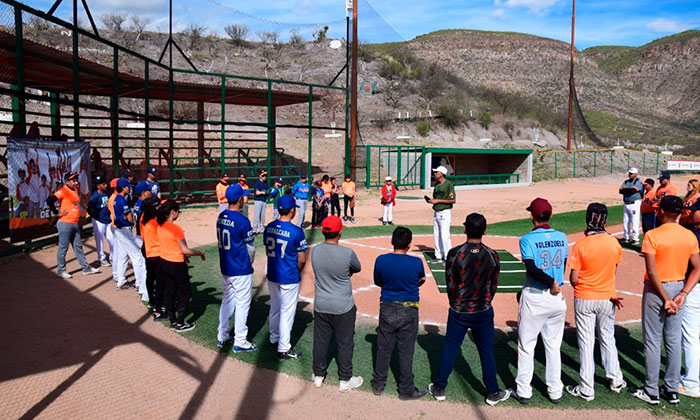 Evalúan a estudiantes de beisbol en la zona serrana
