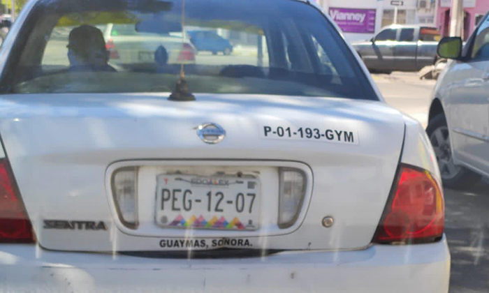 Taxis con placas foráneas acaparan turistas en Guaymas