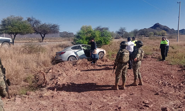 Deja salida de camino solo daños materiales