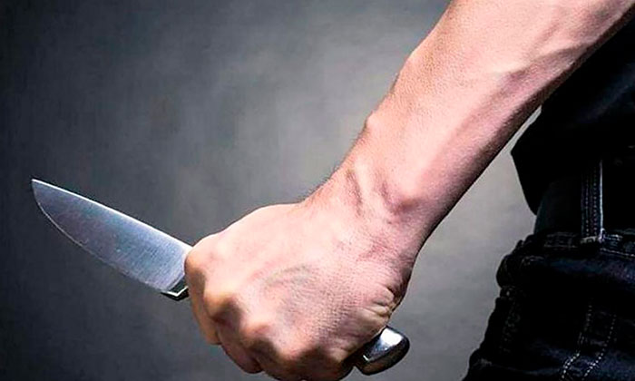 Amenaza con cuchillo a su pareja y es detenido