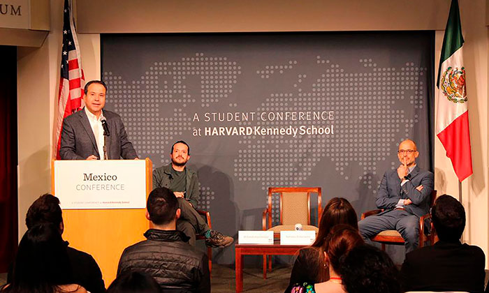 Participa Toño Astiazarán en conferencias en Harvard