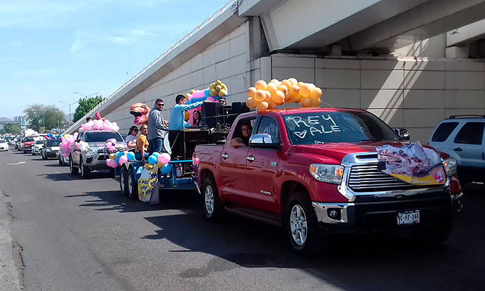 Hacen caravana para los reyes del hogar