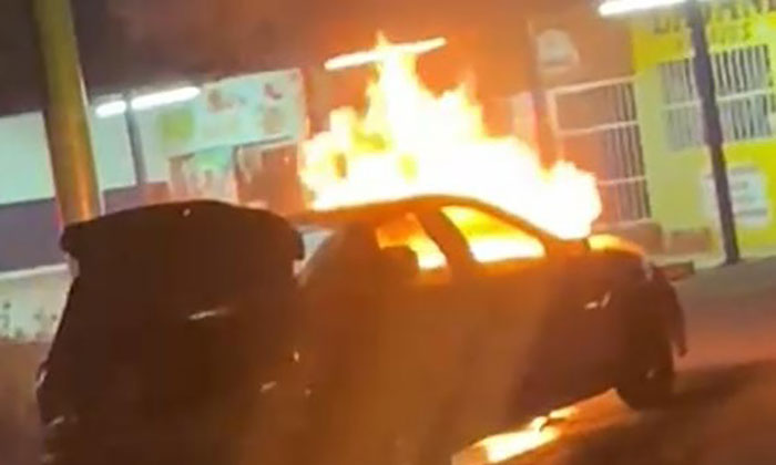 Se incendia auto sobre la calle 9