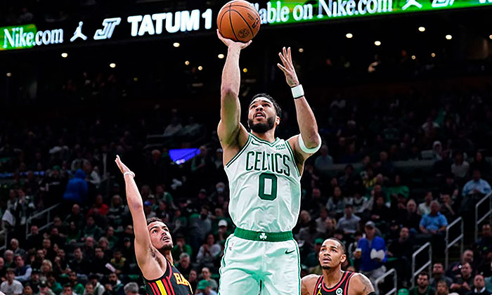 Celtics dan segundo golpe a Hawks en playoffs de NBA