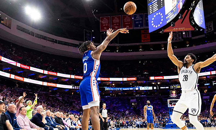 Tyrese Maxey brilla en victoria de 76ers ante Nets