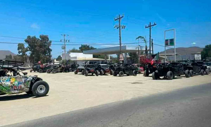 Comando acribilla a asistentes de una carrera de autos en Ensenada