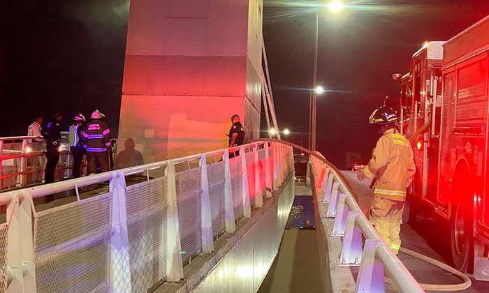Se incendia puente del Morelos tras quema de basura