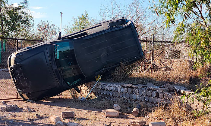 Resulta conductor herido en accidente