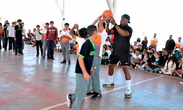 Participan docentes de Educación Física en curso de básquetbol avalado por la Jr. NBA
