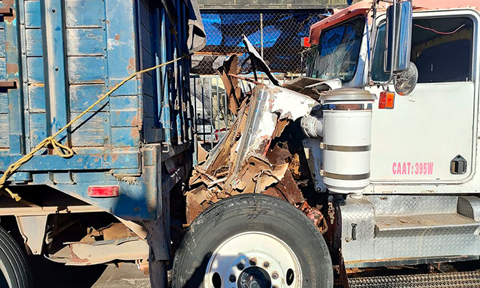 Se registra triple choque de vehículos de carga en Guaymas