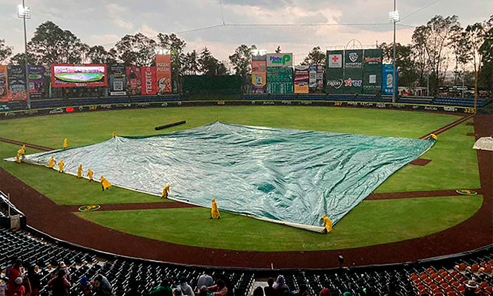 Lluvia impide finalizar juego entre Diablos y Pericos en Puebla