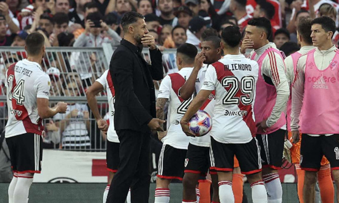 Aficionado de River Plate muere en pleno partido; iba acompañado de su hija