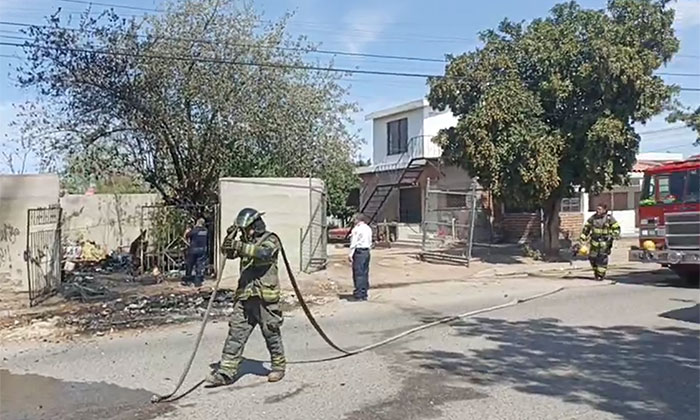 Provocan incendio en casa abandonada en la colonia Heberto Castillo