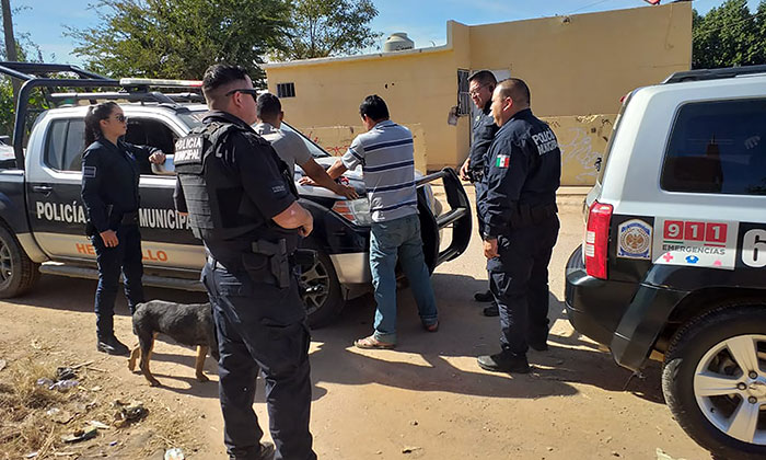 Aprehenden a tres personas con drogas; Elementos de la Policía Municipal