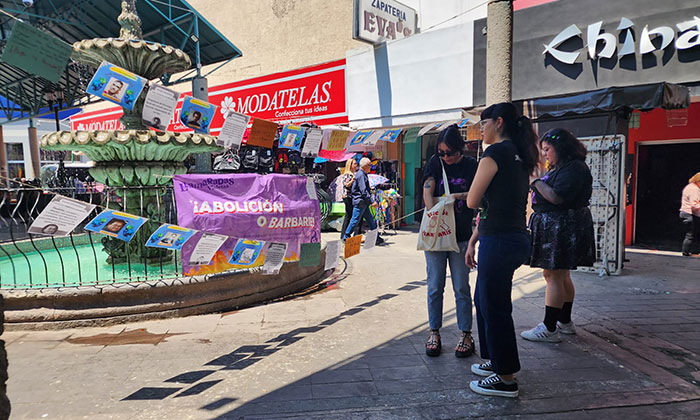 Instalan “tendedero de la vergüenza” en el Mercado Municipal