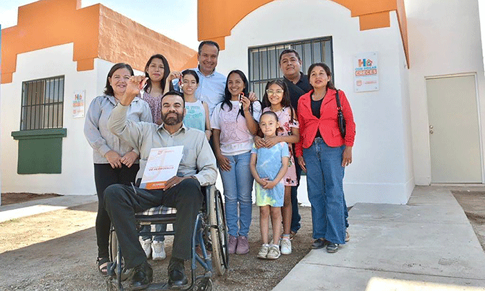 Entrega alcalde viviendas recuperadas en el fraccionamiento Tierra Nueva