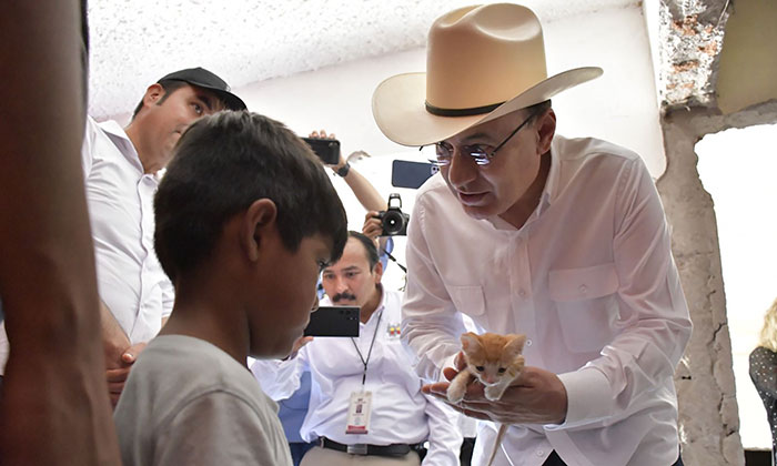Atienden a mascotas abandonadas; Destaca el gobernador Alfonso Durazo