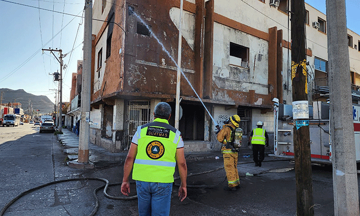 Se incendia hotel en ruinas en el centro de Guaymas