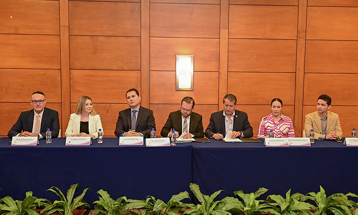 Firman convenio IEE y los Ayuntamientos en Materia de Participación Ciudadana