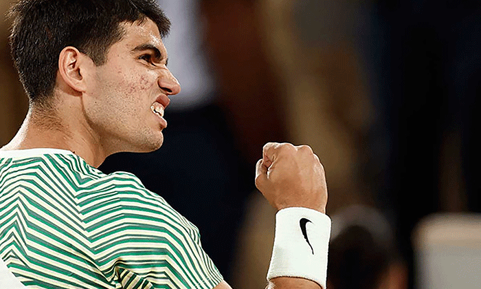 Carlos Alcaraz avanza en Roland Garros; enfrentará a Djokovic en Semifinal