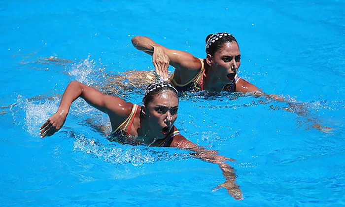 Triunfan nadadoras con medalla de oro en nado libre