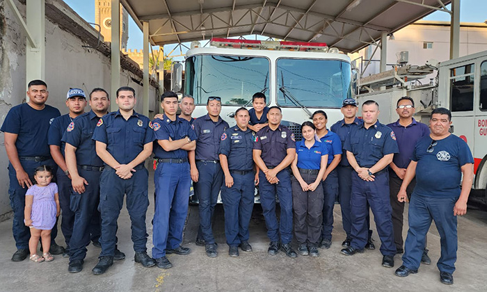 Cumplen Bomberos 73 Aniversario de su fundación