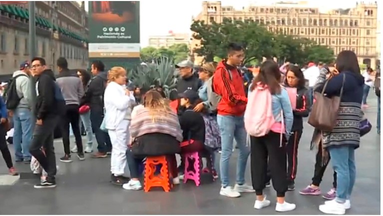 Maestros del Edomex llevan su protesta a Palacio Nacional