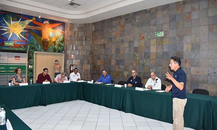 Buscan actualizar competencias profesionales de egresados; UTH