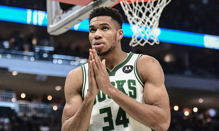 Giannis Antetokounmpo se sometió a una cirugía de rodilla