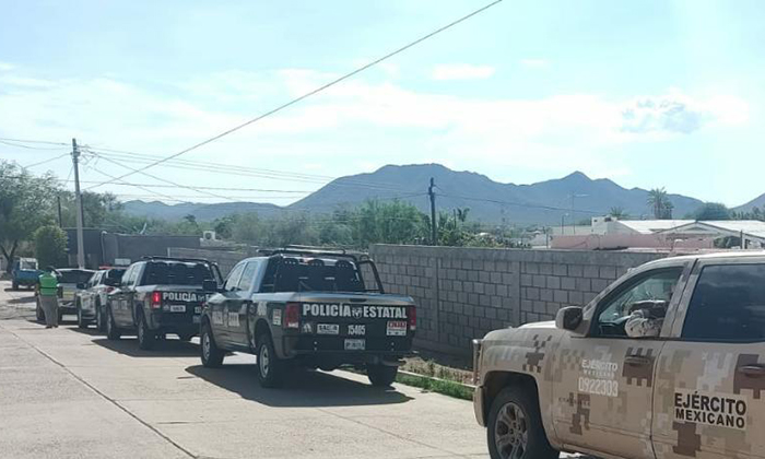 Aseguran vehículo con armas en Pitiquito