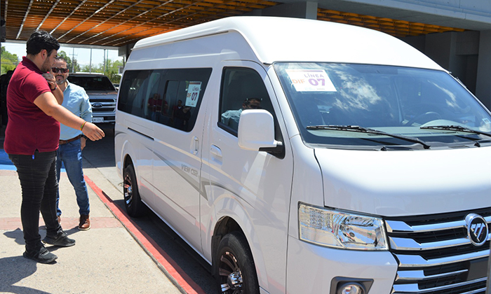 Capacitan a operadores de vans en el Instituto de Movilidad y Transporte