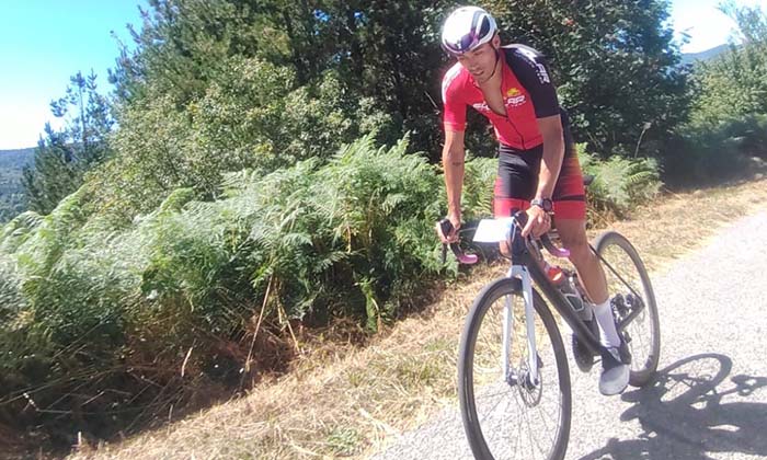 Se prepara el triatleta sonorense Raúl Ruiz en España