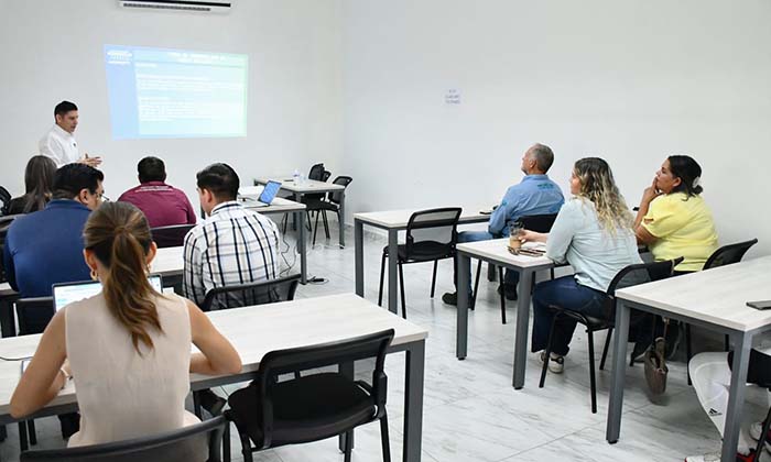 Capacitan a participantes en encuentro de negocios en esta semana