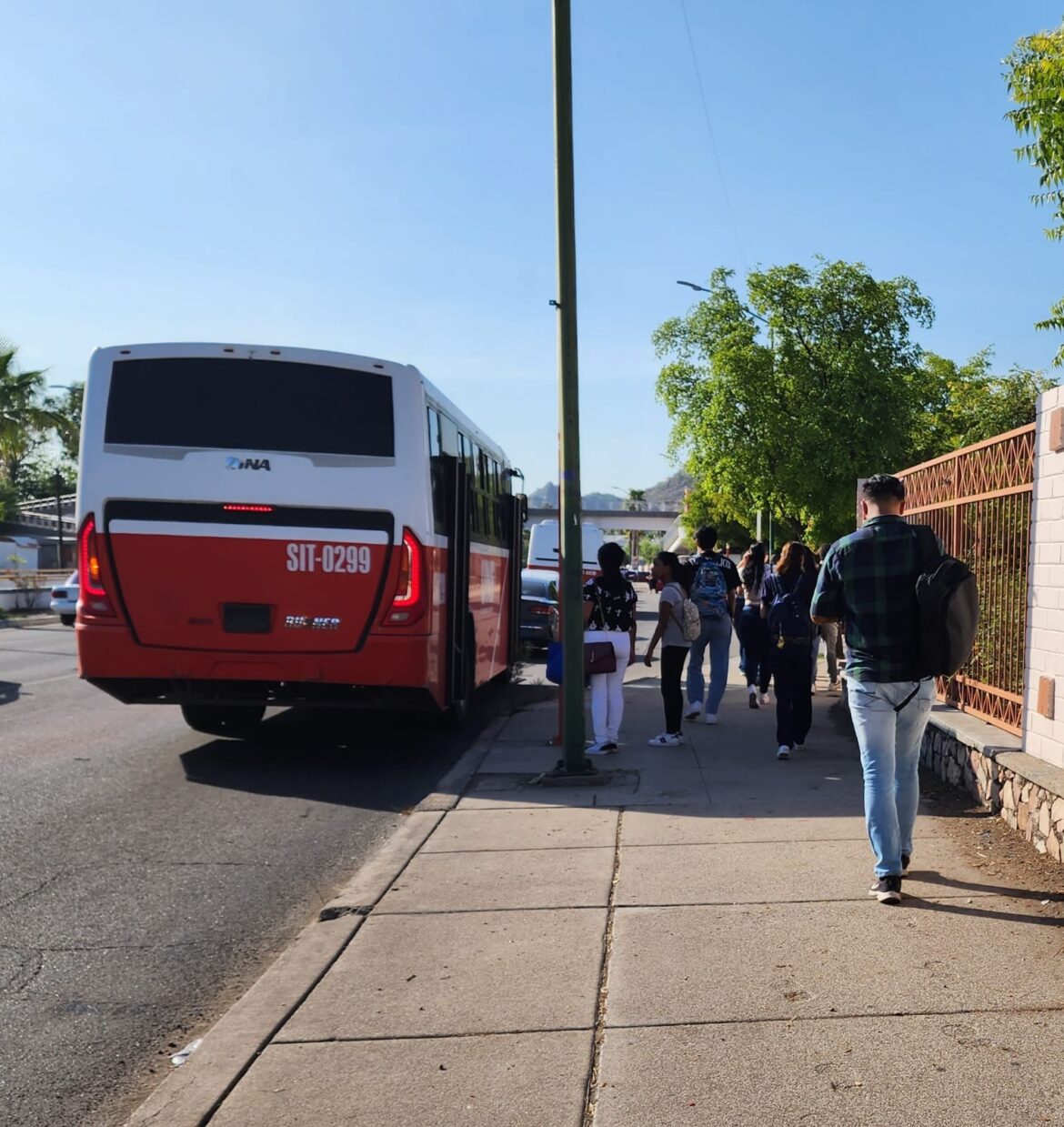 Agravará problema de transporte publico con regreso a clases en preparatorias