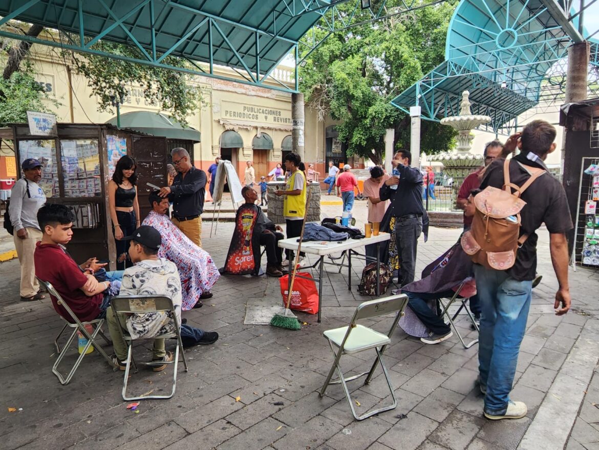 Realizaran corte de cabello gratuitos a niños en andador del Mercado Municipal y regalarán cuadernos