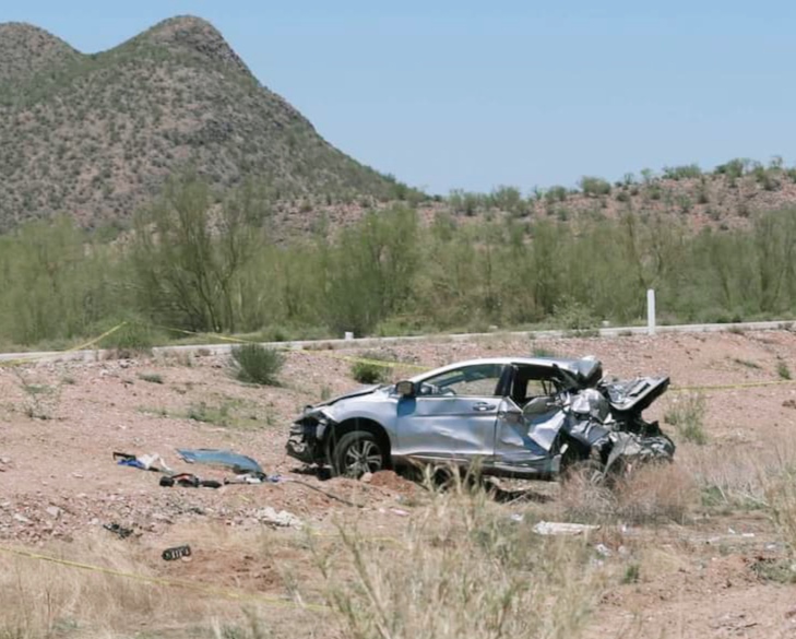 Volcadura deja un muerto y un lesionado.