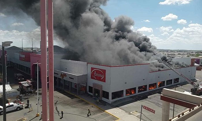 Devora fuego tienda de telas en la plaza Soriana Encinas