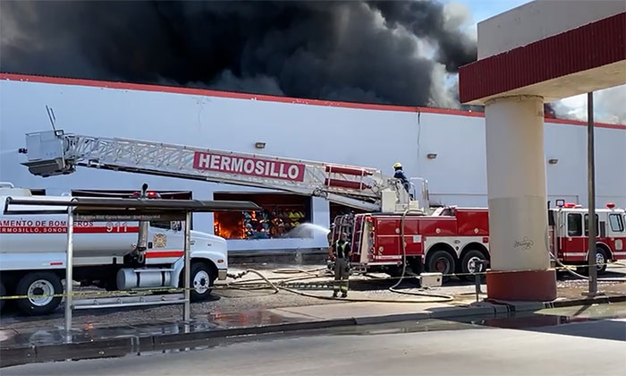 Investigan causas de incendio en telas Parisina; Al parecer fue un accidente