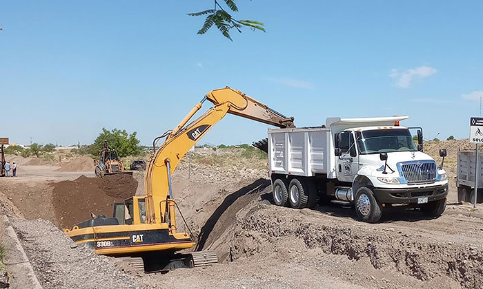 Avanzan trabajos de reparación de colapso de colector en el Paseo Río Sonora