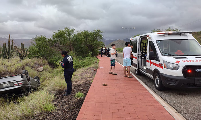 Salen siete heridos al volcarse en San Carlos, Nuevo Guaymas