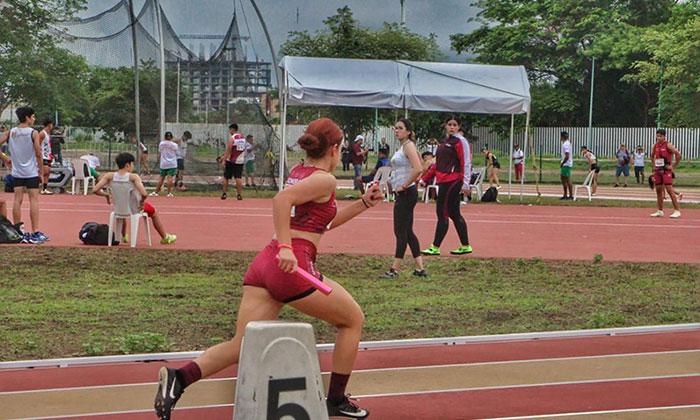 Alumna de Cobach obtiene oro en atletismo en Juegos Nacionales Conade