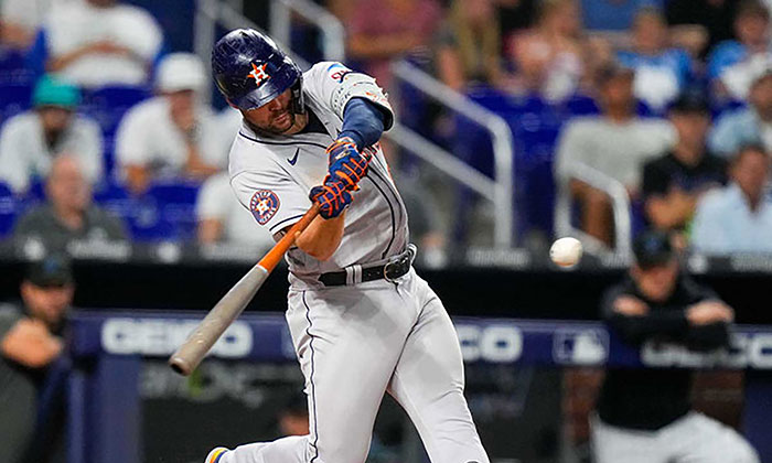 Astros castigan con jonrones y triunfan sobre Marlins