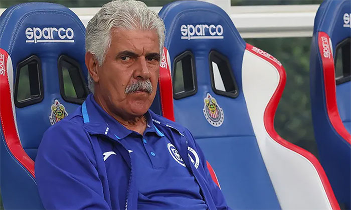Despide Cruz Azul al “Tuca” Ferreti tras malos resultados