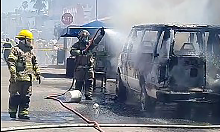 Explota camioneta en pleno Centro