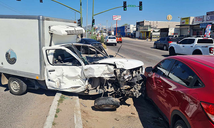 Resultan trece lesionados en accidente viales en la ciudad