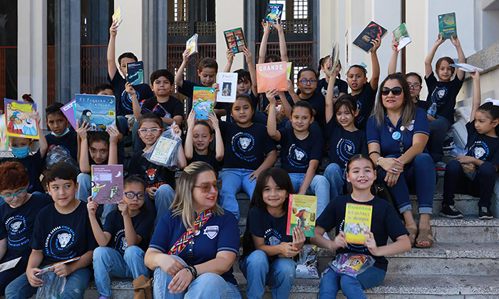 Realizan en Unison la Siembra y Cosecha de Libros en el Museo y Biblioteca