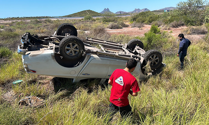 Deja volcadura un lesionado en carretera al Delfinario